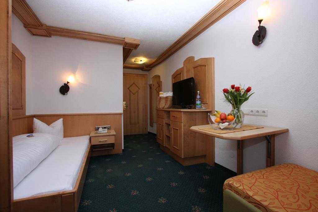 Alphotel Garni Salner Ишгъл Екстериор снимка